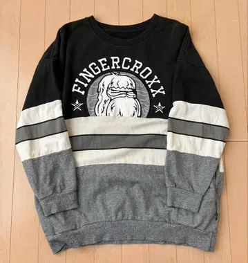 Fingercroxx 로고 맨투맨