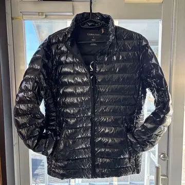 Calvin Klein 블랙 다운 자켓 S
