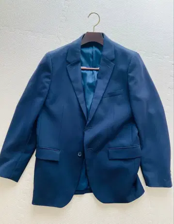 PLST의 네이비 수트 상하의