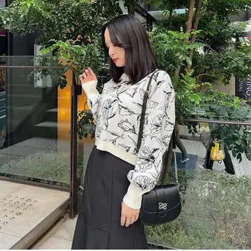 안미르 anmille 플라워 자카드 숏 니트