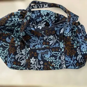 베라 브래들리 꽃무늬 퀼팅 더플백