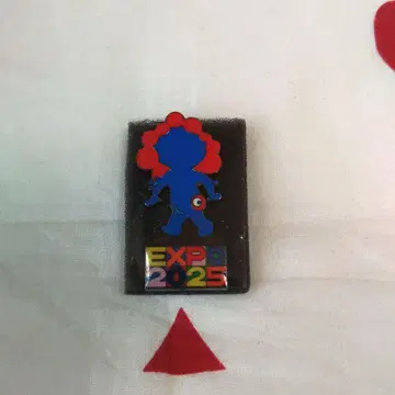 EXPO2025 미야쿠미야쿠 뒷모습 핀 배지