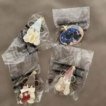 리루린린 크리스마스 핀 배지 4개 세트