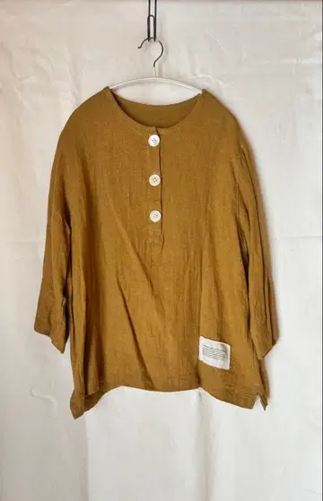 cheer 삿포로 hibi_fabric_ 심플 블라우스 머스타드