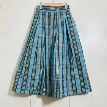 새상품급 그린 라벨 릴랙싱 메모리 체크 타프타 플레어 스커트