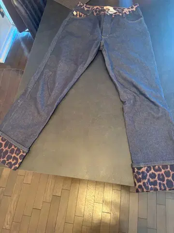 레오파드 무늬 데님 팬츠