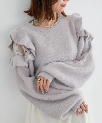 [ MAJESTIC LEGON ] Lady 프릴 샤기 니트