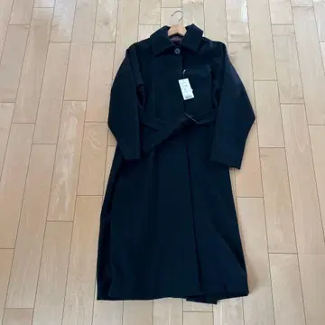 미사용 새상품. 택 포함. 어반 리서치. 블랙 롱 코트. 스텐카라 코트