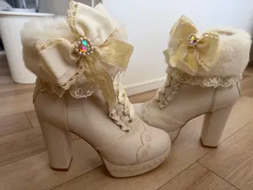 LIZLISA 크림색 퍼 부츠