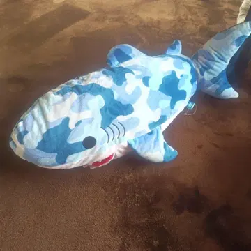 파란 카모 패턴 상어 봉제 인형