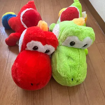 요시 봉제 인형 빨간색과 그린