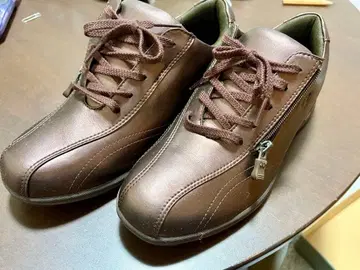 YONEX 파워 쿠션 브라운 스니커즈