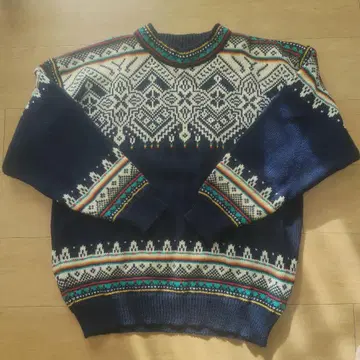 네이비 페어아일 패턴 니트 스웨터