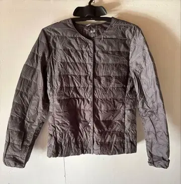 유니클로 울트라 라이트 다운 그레이 퀼팅 다운 자켓