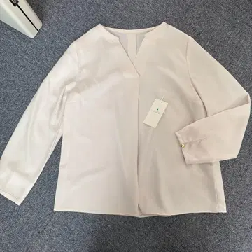 컨디션 최상 그린 라벨 V넥 긴팔 블라우스 베이지 오피스 포멀