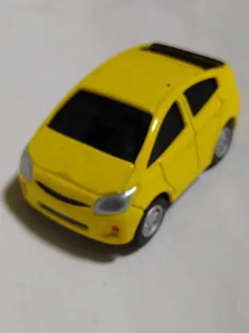 도요타 프리우스 (황색) 데포르메 풀백카