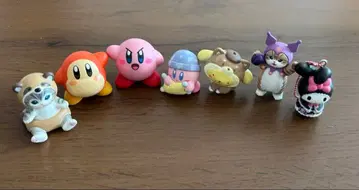 여러 가지 캐릭터 피규어 8체 세트