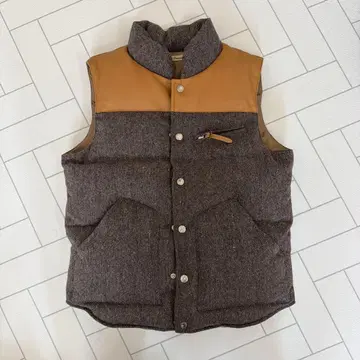 저널 스탠다드 울 양가죽 다운 베스트