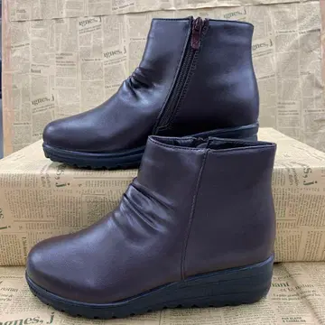 새상품 여성용 24.0cm 주름 가공 내지퍼 부츠 6466 짙은 갈색