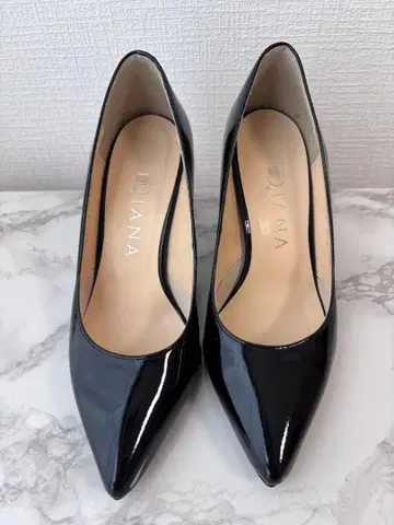 DIANA 블랙 펌프스 에나멜 21.5 일본제