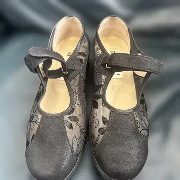 MEDUSAE 꽃무늬 메쉬 스트랩 신발