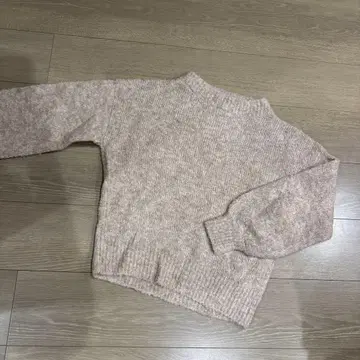 자유구 베이지 니트 스웨터