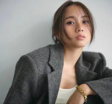 코엘리 시루무린 이하라 아오이 그레이 테일러드 자켓