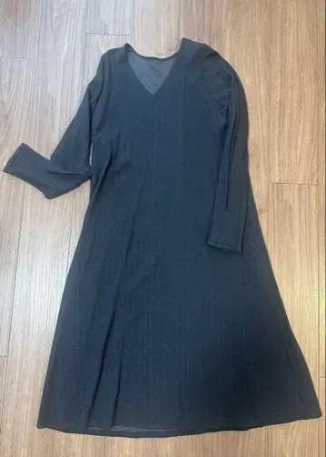 플레이인피플 펜슬 블랙 스트라이프 V넥 긴팔 원피스 울 혼방