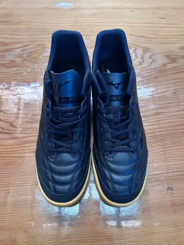 모나르시다 NEO 풋살화