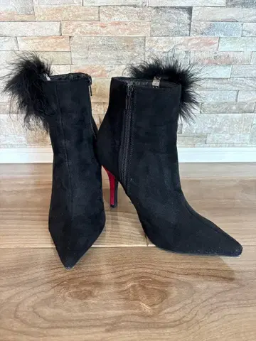 DURAR 듀라스 블랙 스웨이드 퍼 장식 힐 빨간색 M 사이즈