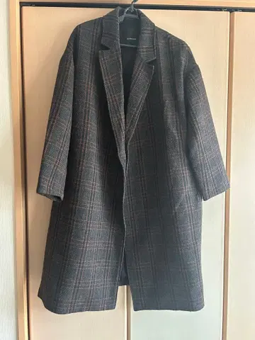 지나시스 체스터 코트