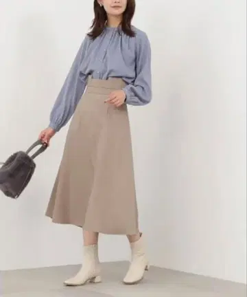 N 내추럴 뷰티 베이직 디자인 벨트 플레어 스커트