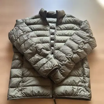 UNIQLO 울트라 라이트다운 다운 재킷 올리브 그린