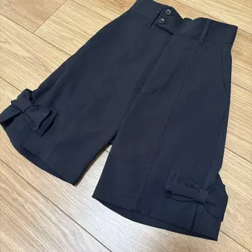 새상품급 Bibiy 숏 팬츠 리본