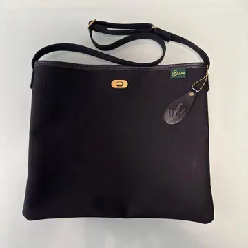 새상품급 Brady 숄더백 LOWCA