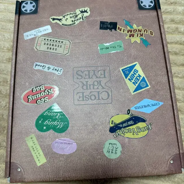 클로즈 유어 아이즈 앨범 cye