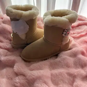 미사용 새상품 Rady 비쥬 장식 어그 부츠 베이지 L 사이즈