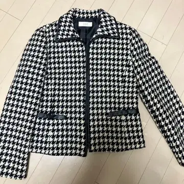 새상품급 에스피에 아우터 울 모 털 클리닝 완료