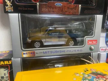 미쓰비시 파제로 1/18 메탈제