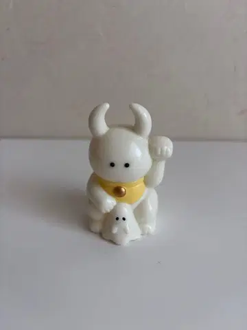 UAMOU 옐로우 컬러 목걸이