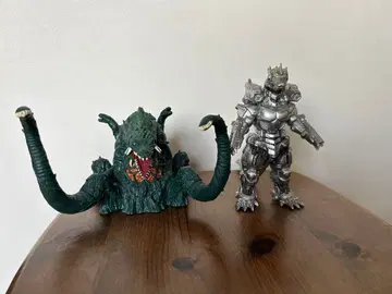 비올란테 메카고질라 중무장형 소프트 비닐 2체 세트