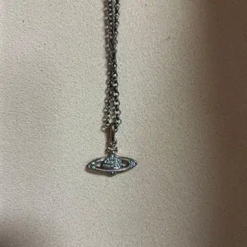 토성 모티브 목걸이 크리스탈 장식