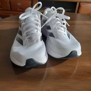 Duramo 10 화이트 러닝화