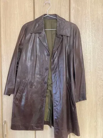 abx. 브라운 가죽 코트 M 사이즈