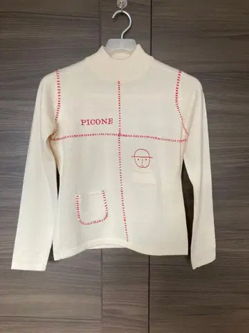PICONE 아이보리 하이넥 스웨터