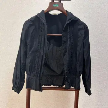 잉게보그 후드 블라우스 오버 블라우스 후드 블랙 피코 프릴