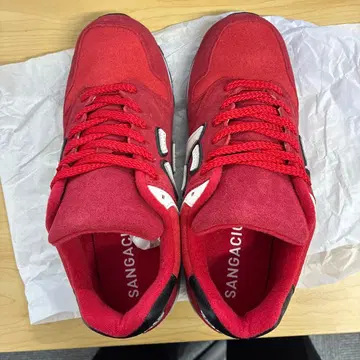 뉴이즈 레드 스니커즈