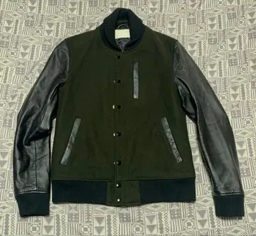 새상품급 어반 리서치 iD 바시티 자켓 퀼팅 양가죽 카키 블랙