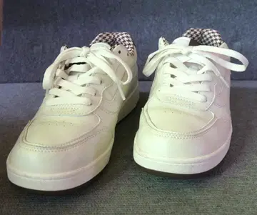 VANS 화이트 가죽 스니커즈 25.5cm 무료배송