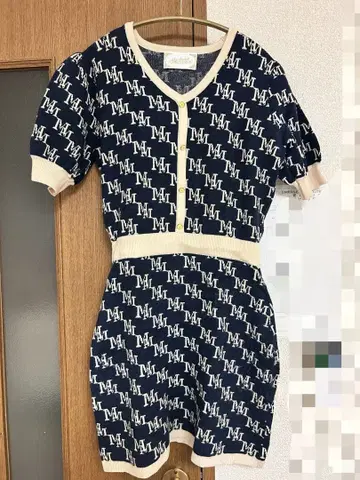 Michell macaron 로고 프린트 반팔 니트 원피스